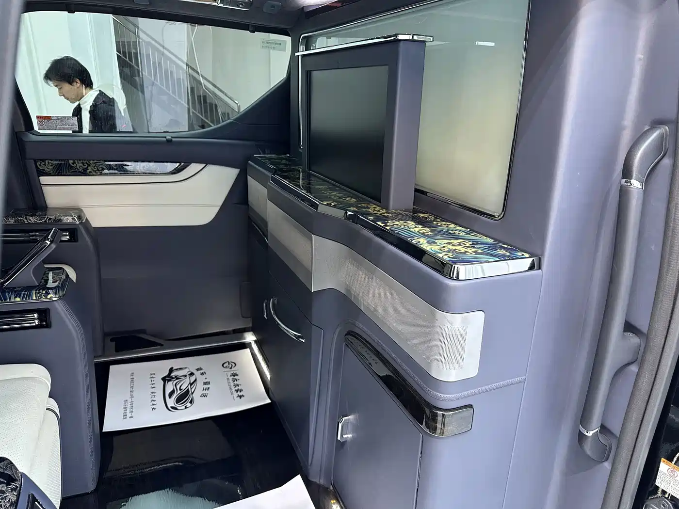 Toyota Alphard 2018 3.5L Luxury фото 17