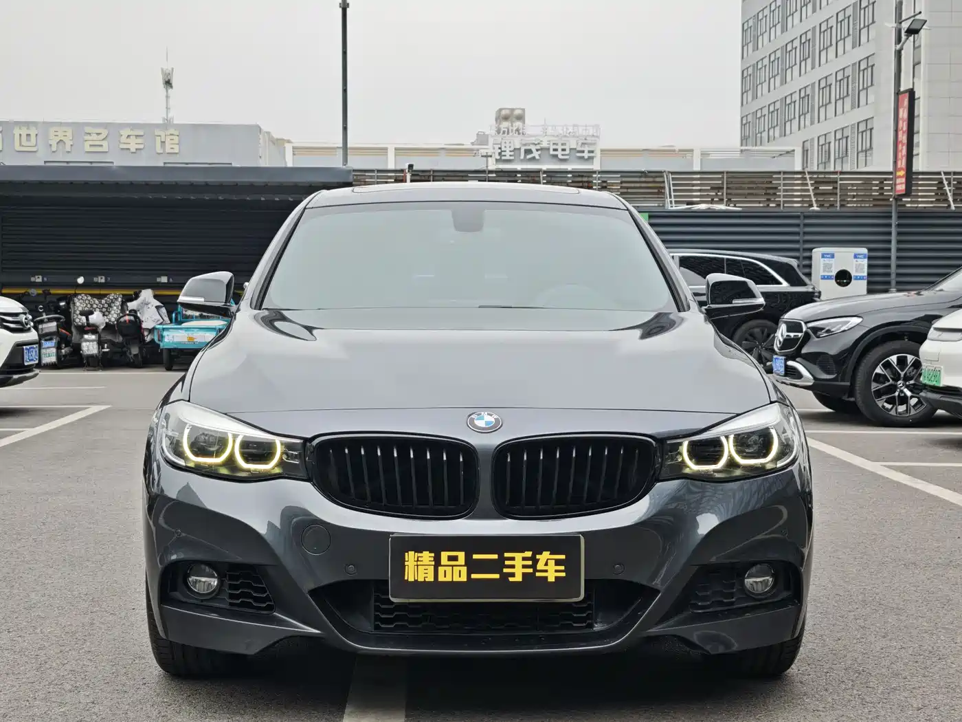 BMW 3 Series GT 2019 320i M Sport Black Night Edition фото 2