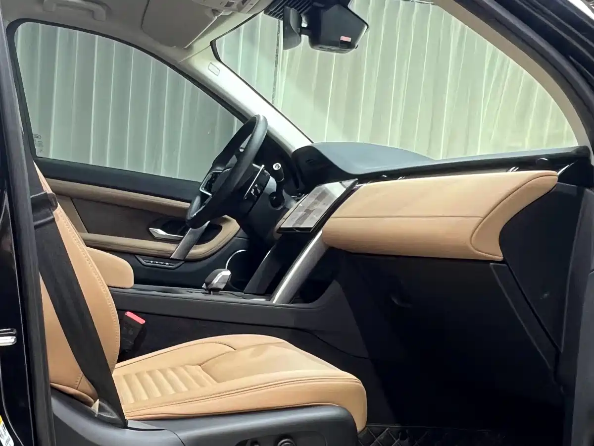 Land Rover Discovery Sport 2025 249PS Performance Tech Edition фото 21