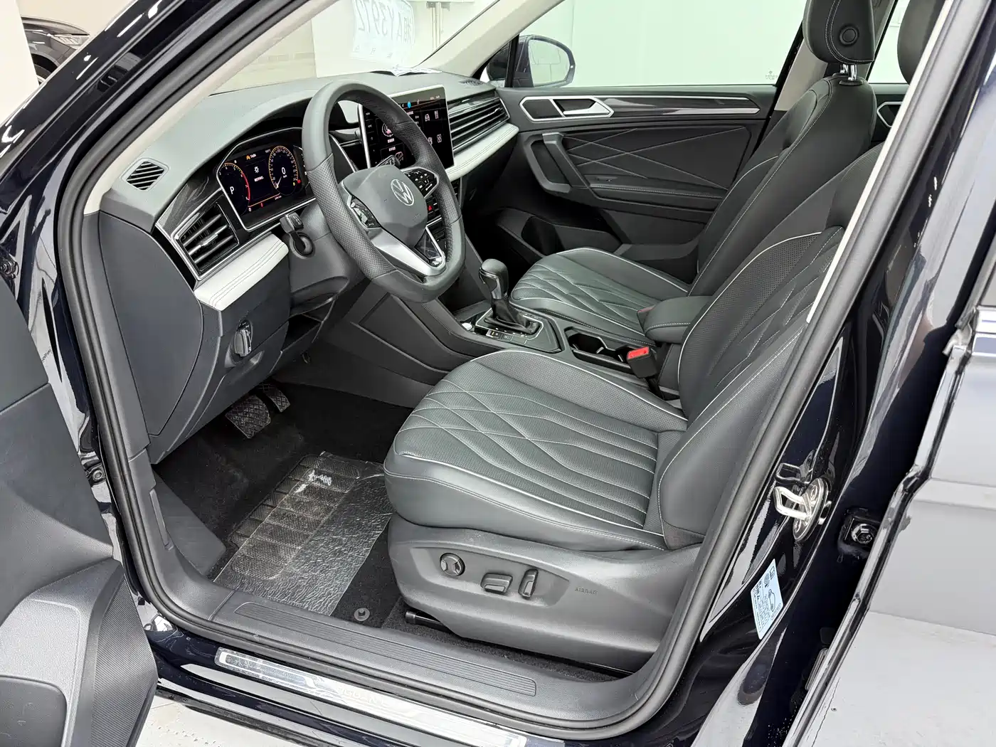 Volkswagen Tiguan L 2023 280TSI 2WD Trend Limited Edition фото 13
