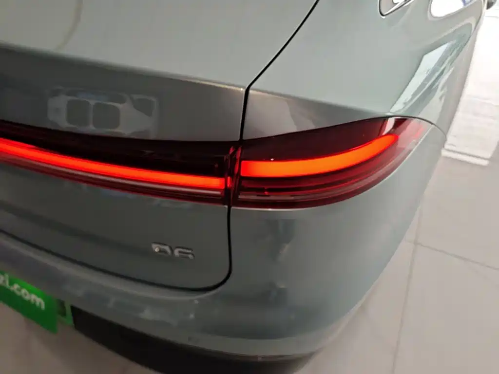 Фото 8 - Roewe D6