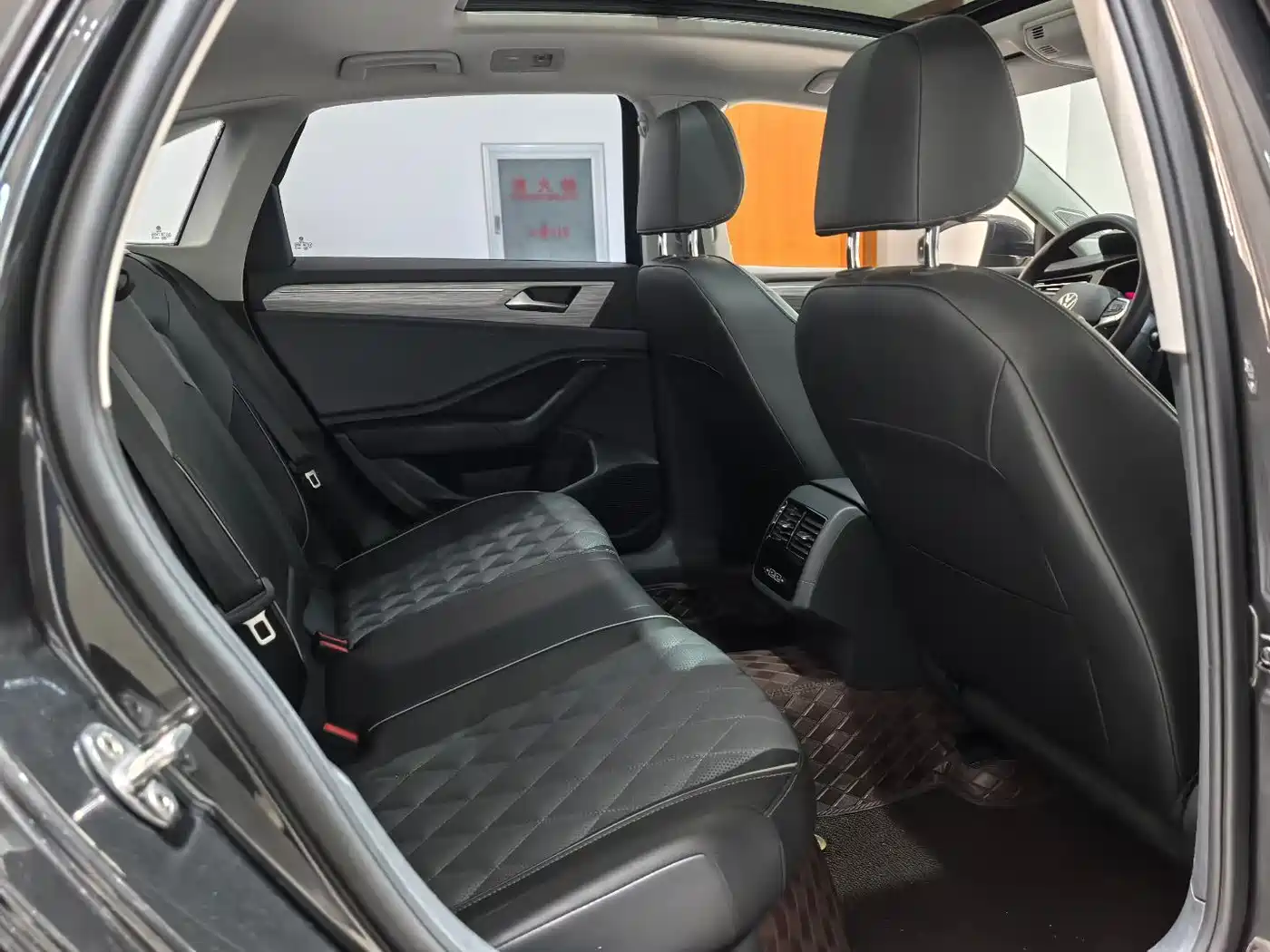 Volkswagen Sagitar 2023 300TSI DSG Surpassing Edition фото 8