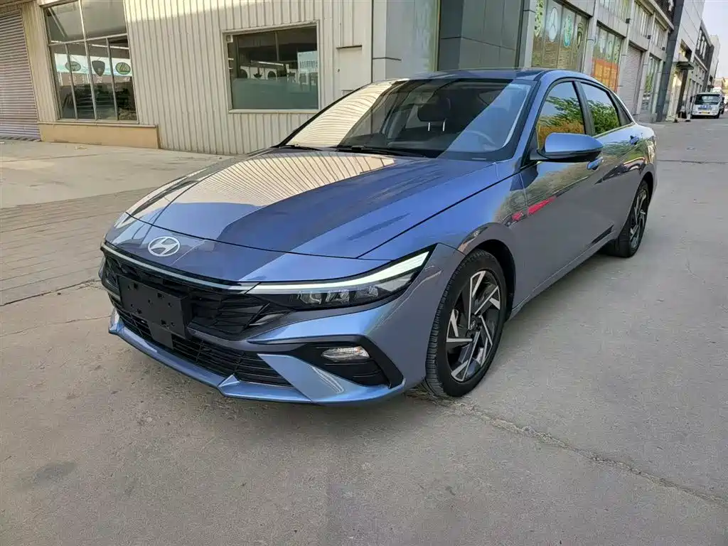 Hyundai Elantra 2023 1.5L CVT GLX Elite Edition фото 2