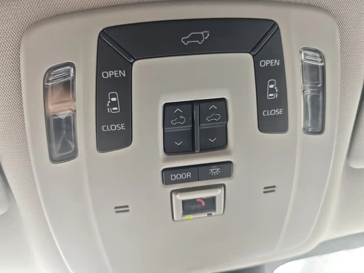 Toyota Sienna 2024 2.5L Hybrid Luxury Edition фото 18