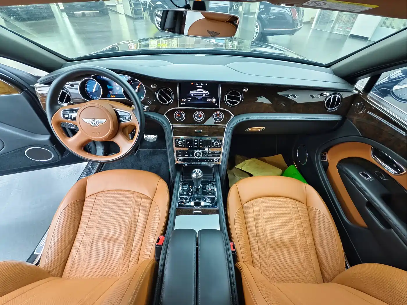 Bentley Mulsanne 2017 6.8T Long Wheelbase фото 8