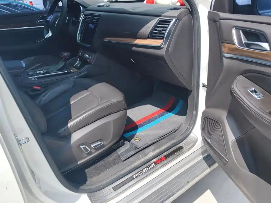 Фото 8 - Roewe RX8