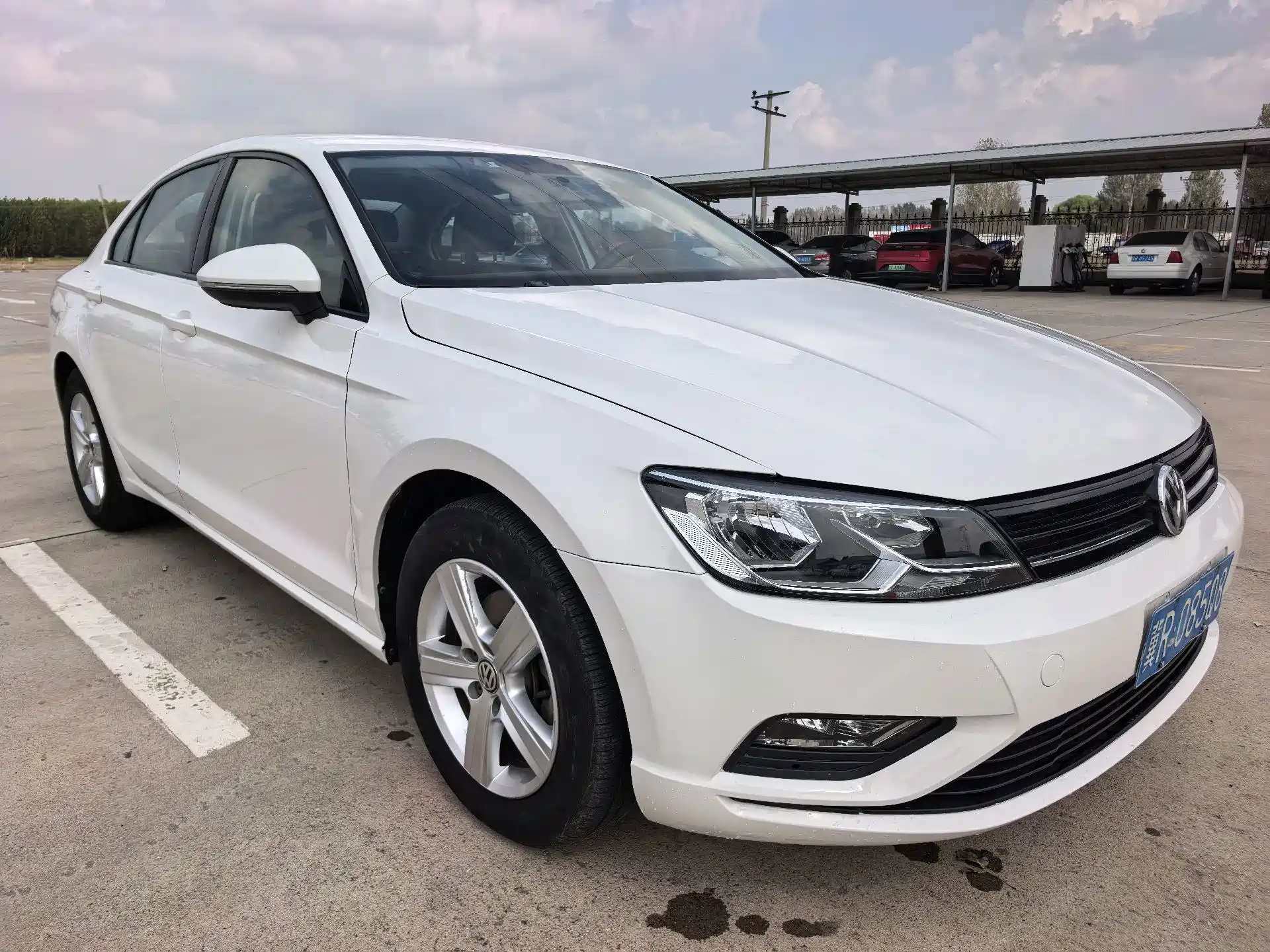 Photo 3 - Volkswagen Lamando
