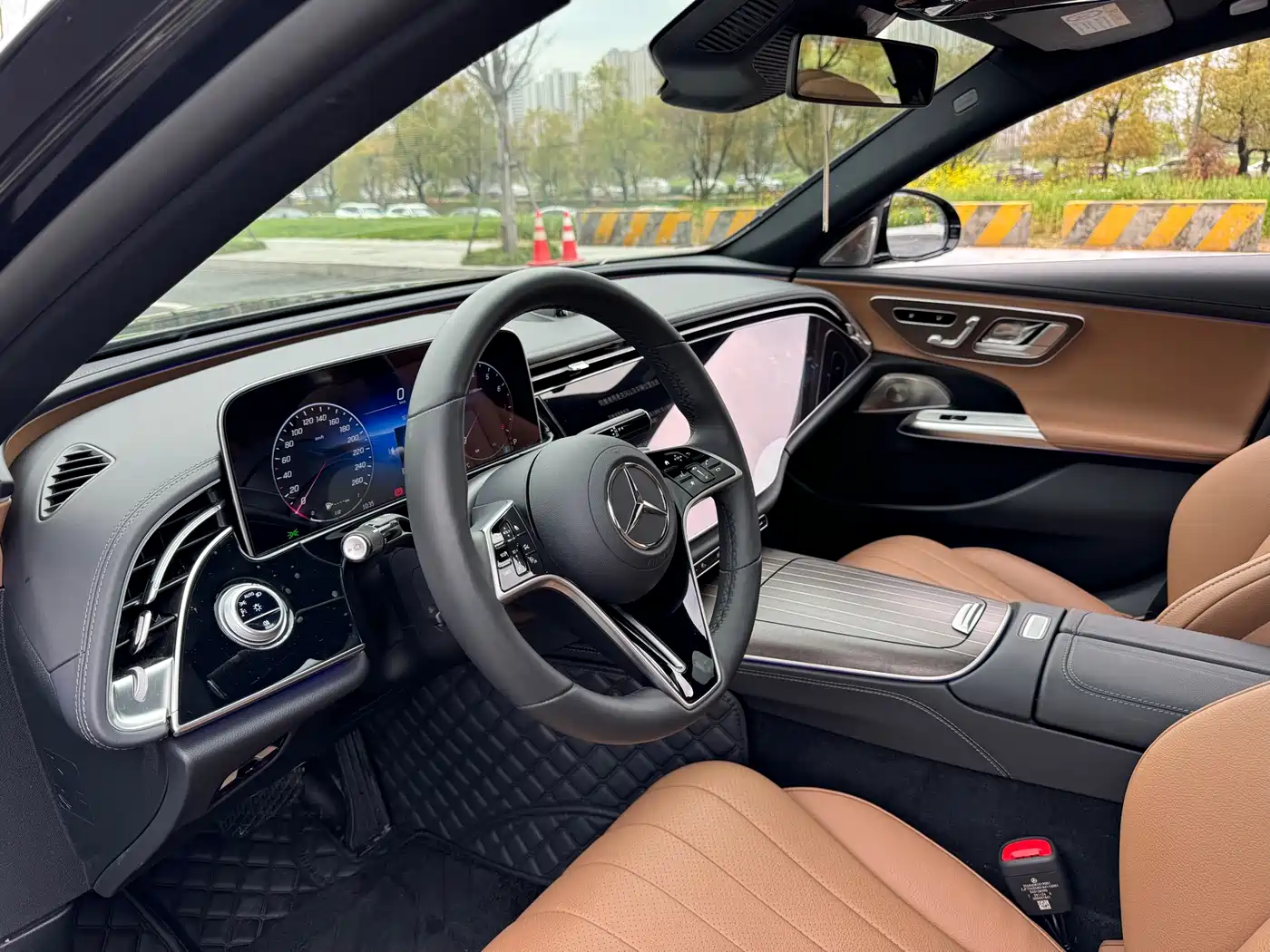 Mercedes-Benz E-Class 2024 Model E 300 L Luxury фото 9