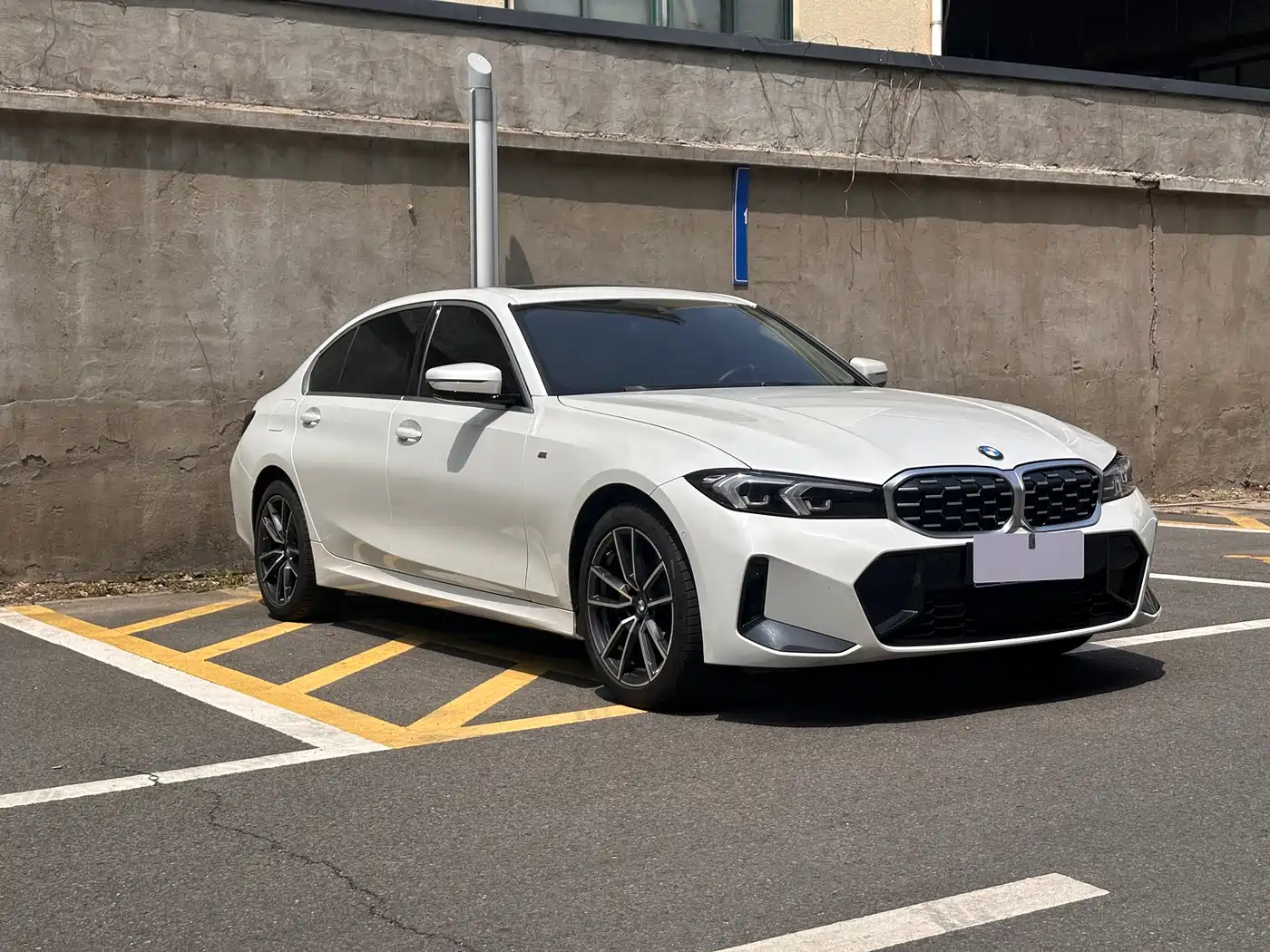 BMW 3-SERIES