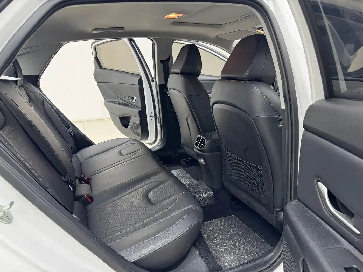 Hyundai Elantra 2022 1.5L CVT GLX Elite Edition фото 7
