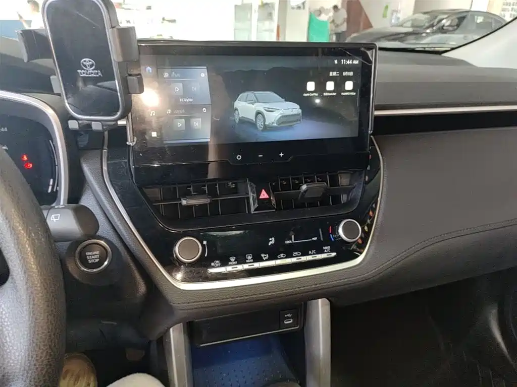 Toyota Frontlander 2024 2.0L CVT Leading Plus Edition фото 13