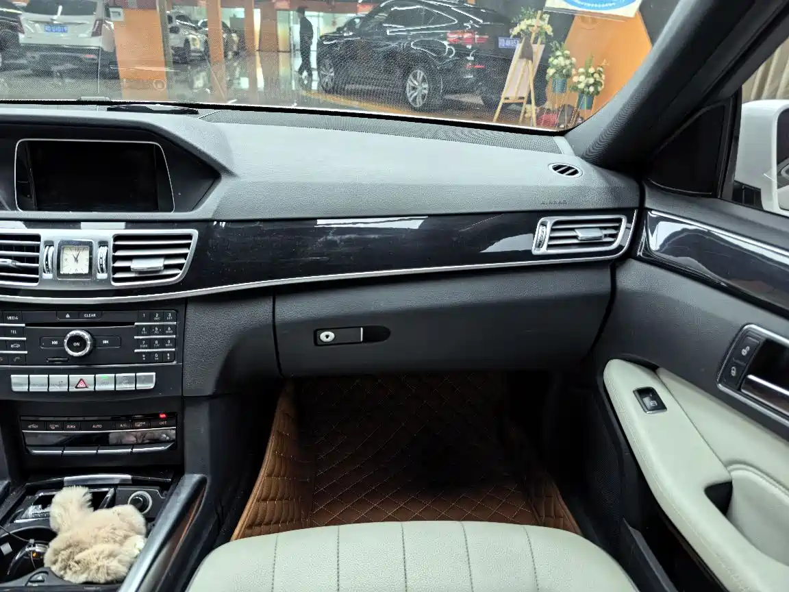 Mercedes-Benz E-Class 2015 E 180 L фото 12