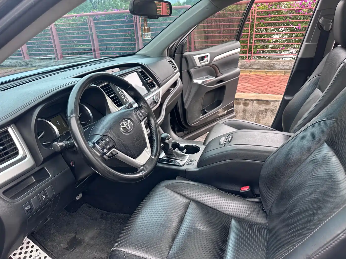 Toyota Highlander 2017 2.0T 4WD Premium 7-Seater фото 10
