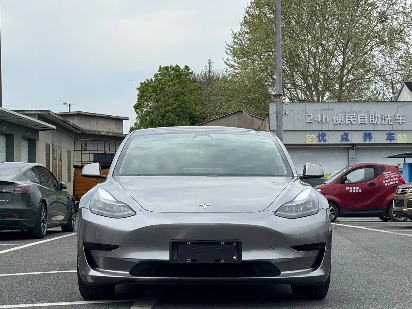 TESLA MODEL 3