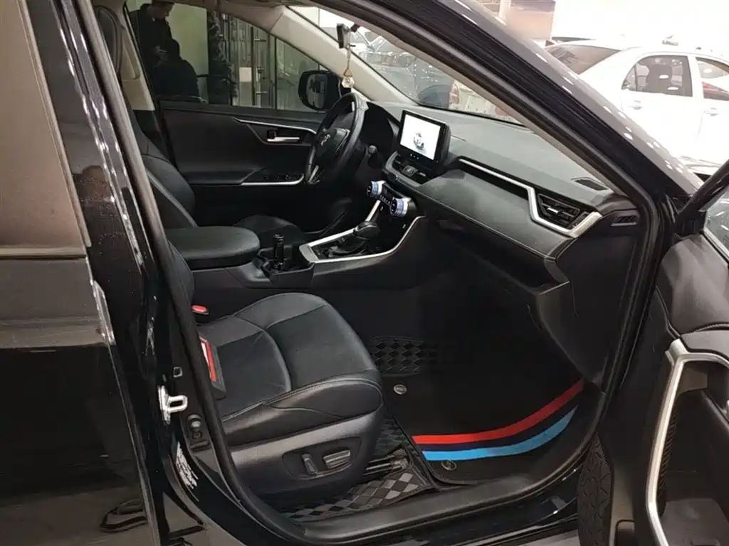 Toyota Wildlander 2023 2.0L CVT FWD Luxury PLUS фото 20