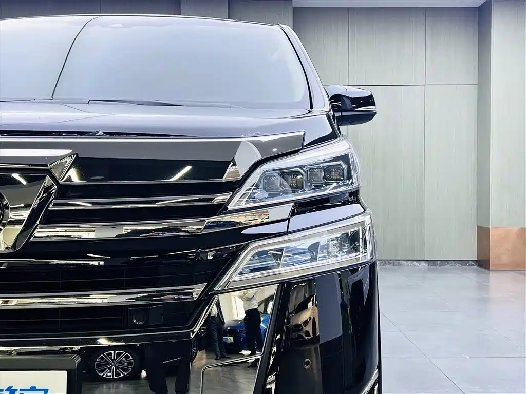 Toyota Vellfire 2020 Twin Engine 2.5L HV Premium Edition фото 7