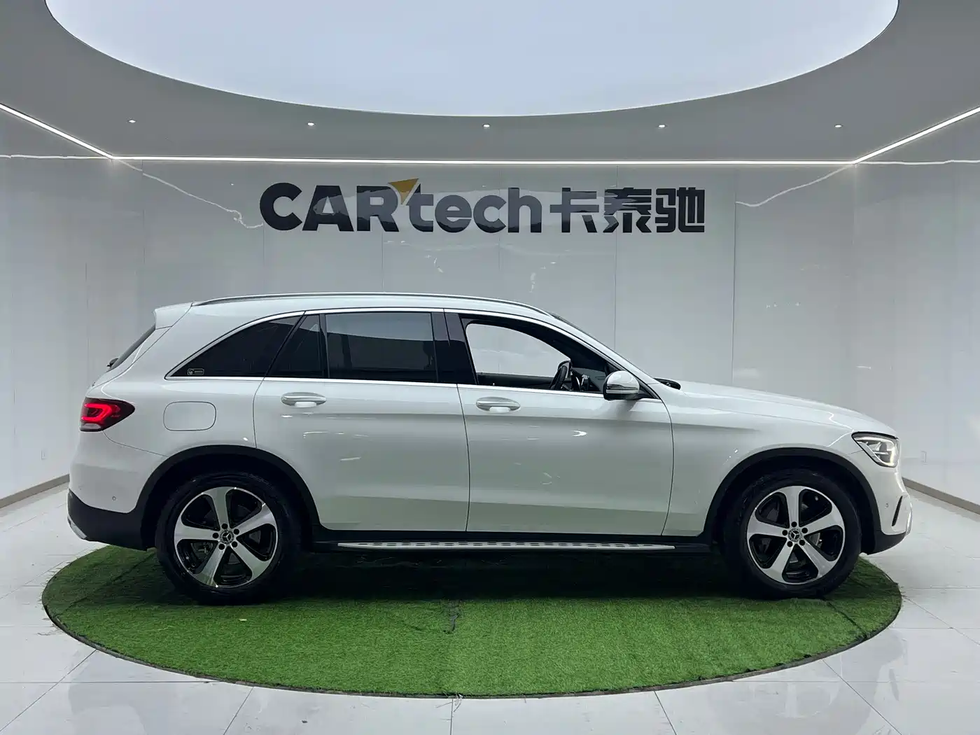 Mercedes-Benz GLC 2022 Facelift GLC 260 L 4MATIC Dynamic фото 3