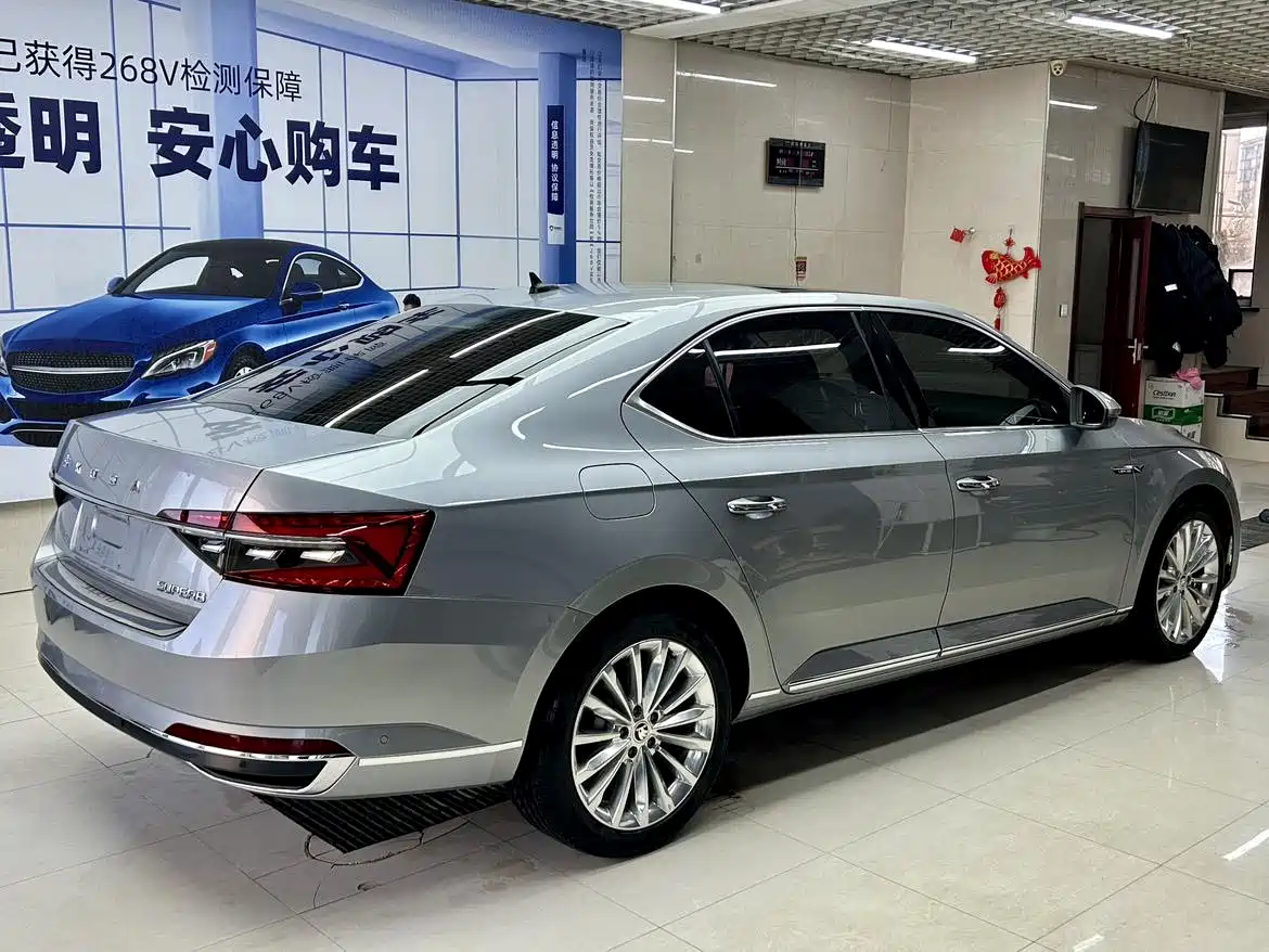 Škoda Superb 2023 TSI280 DSG Premium Edition фото 3