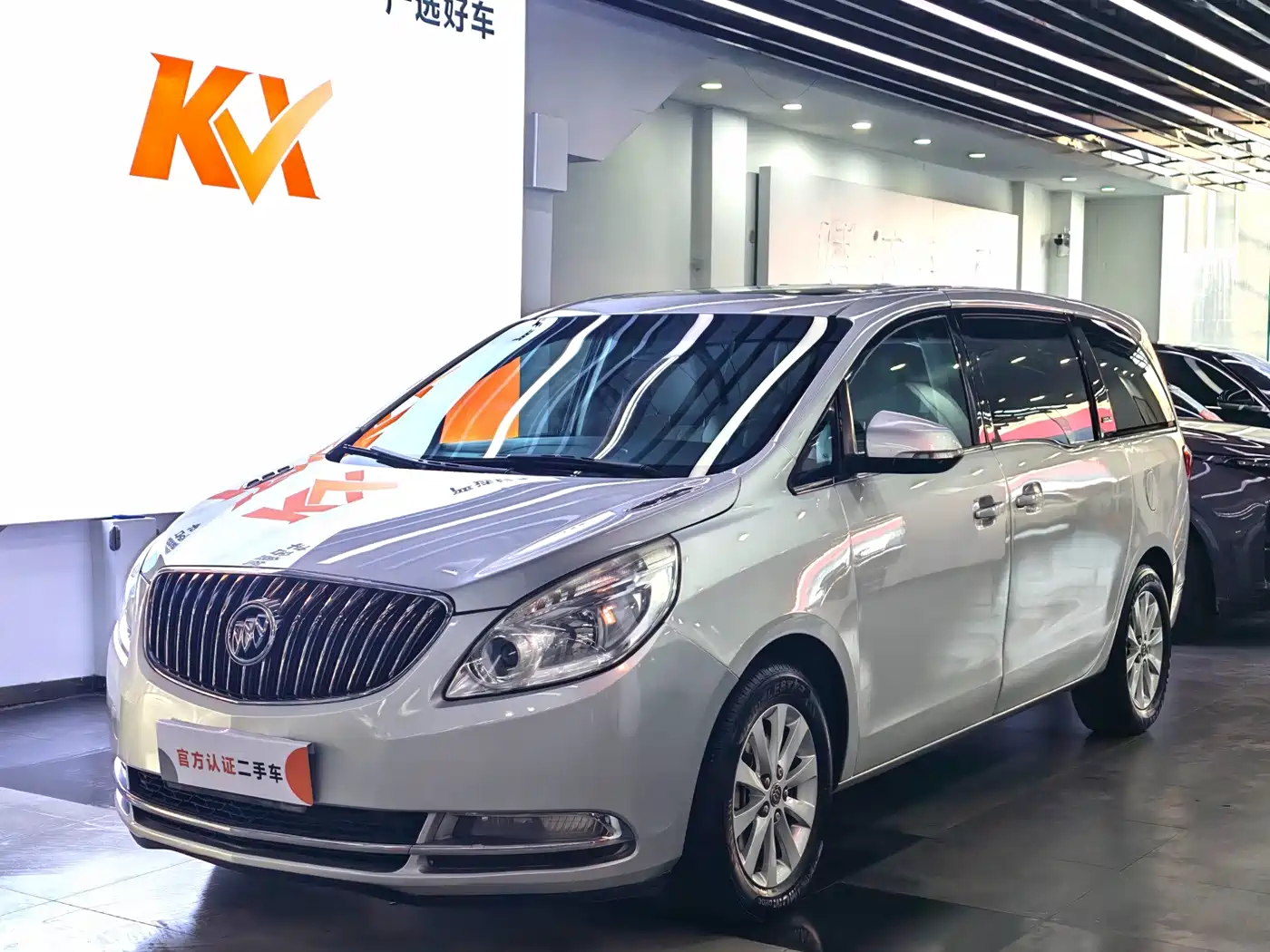 Buick GL8 2014 2.4L CT Luxury Business Comfort фото 2
