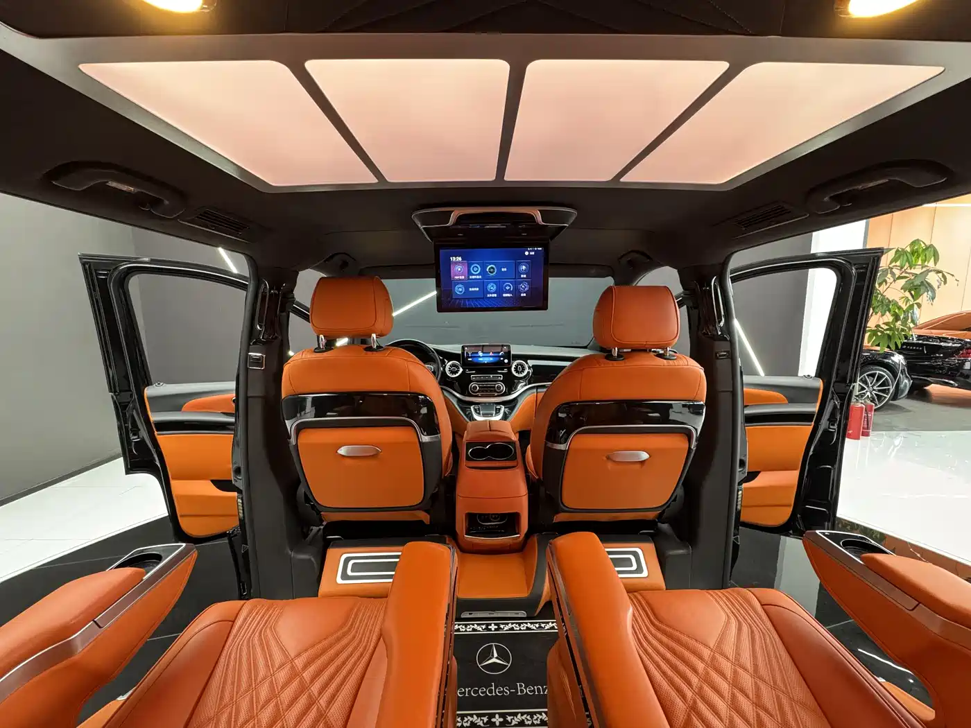 Mercedes-Benz Vito 2021 2.0T Business Edition 7-seater фото 3
