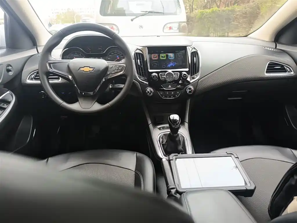 Chevrolet Cruze 2015 1.5L Manual Elite Edition фото 10