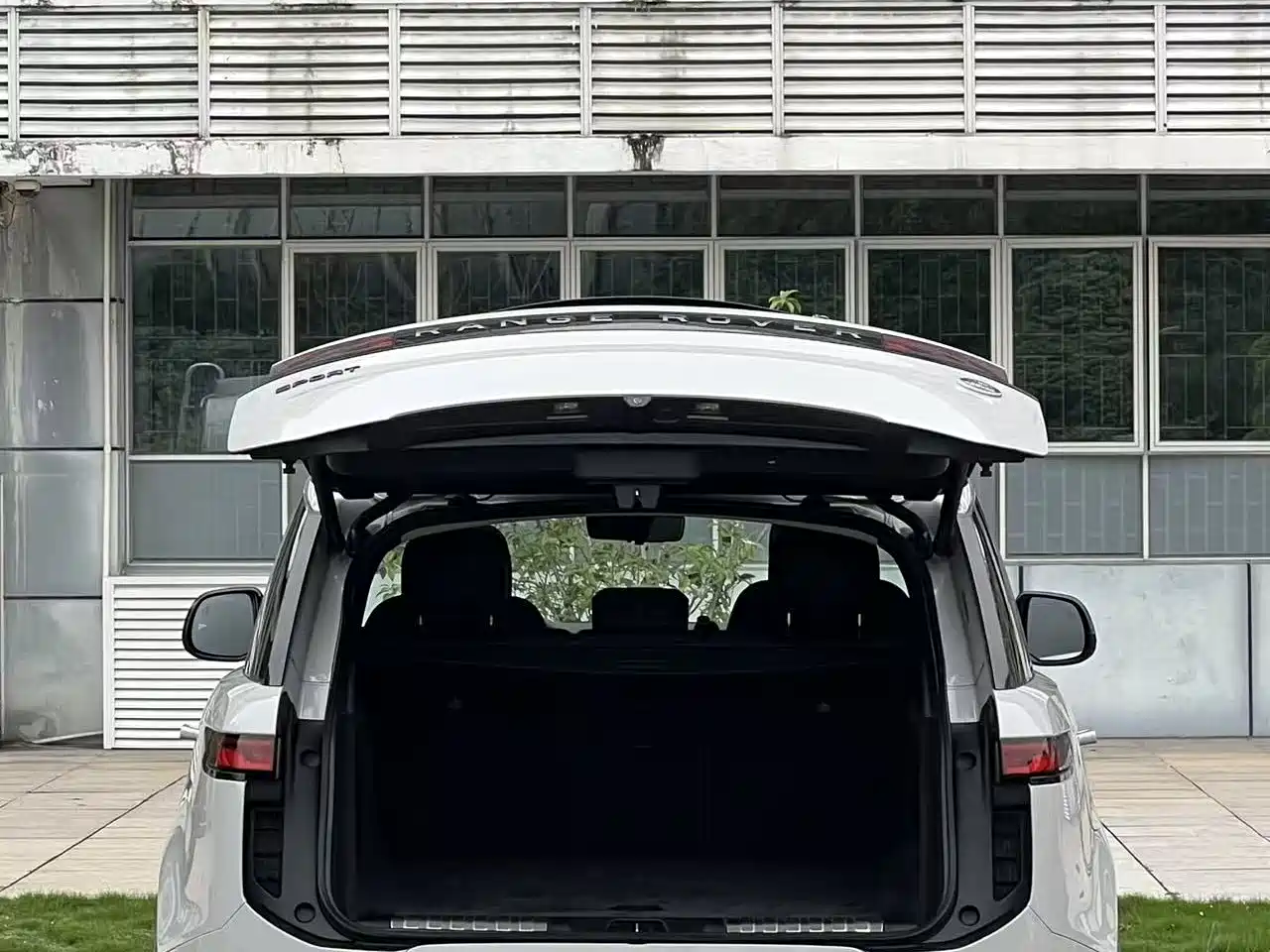 Land Rover Range Rover Sport 2023 400PS Dynamic SE фото 9