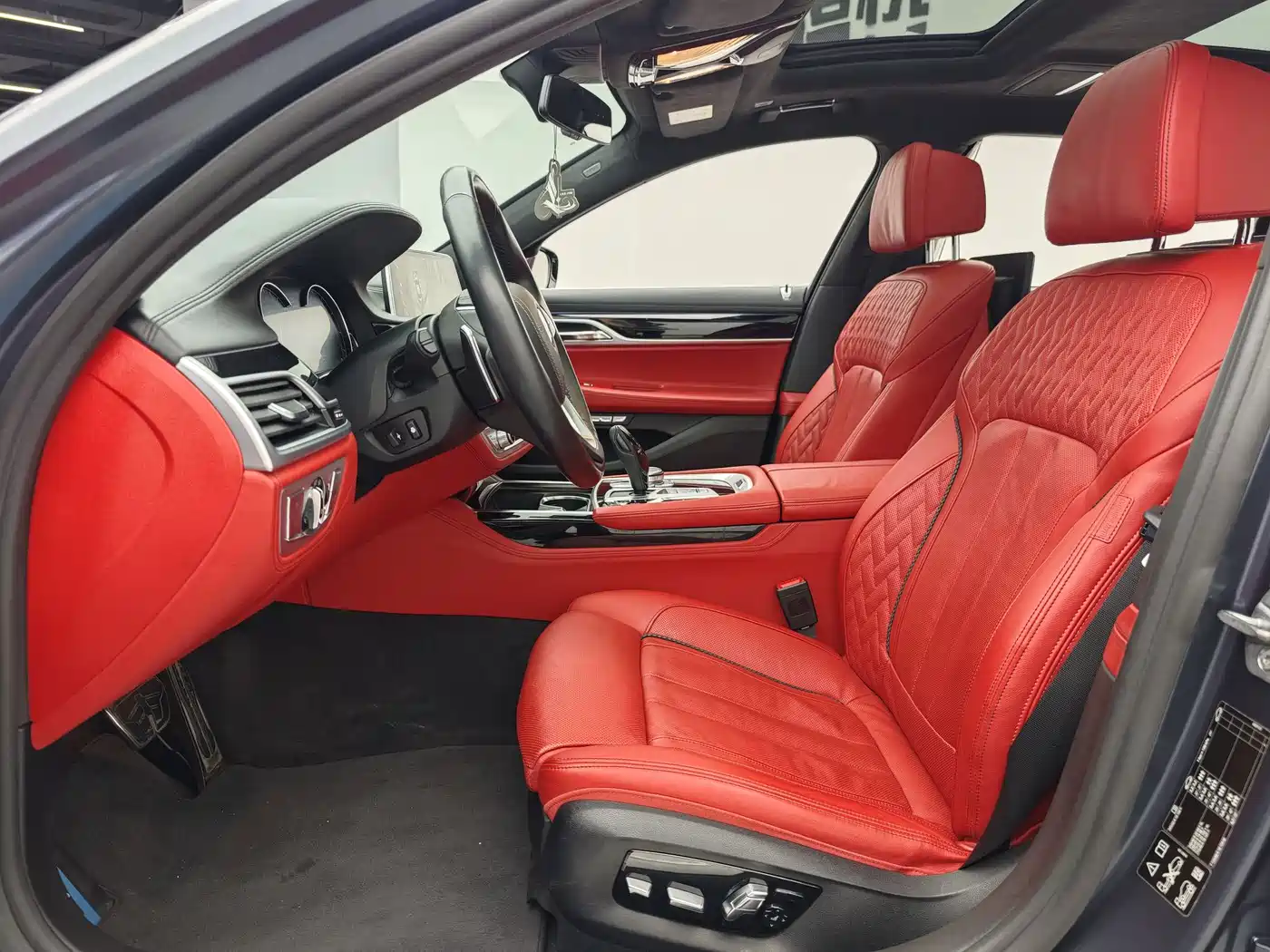 BMW 7 Series 2018 740Li xDrive Premium Type M Sport Package фото 6