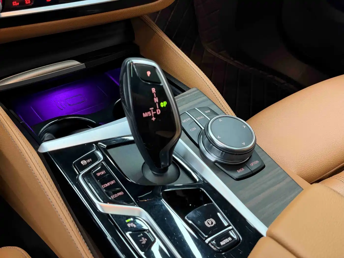 BMW 6 Series GT 2023 2022 Model 630i Luxury Design Package