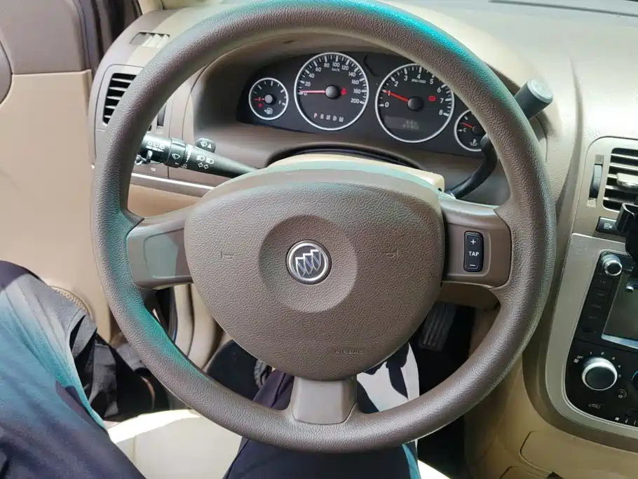 Фото 15 - Buick GL8