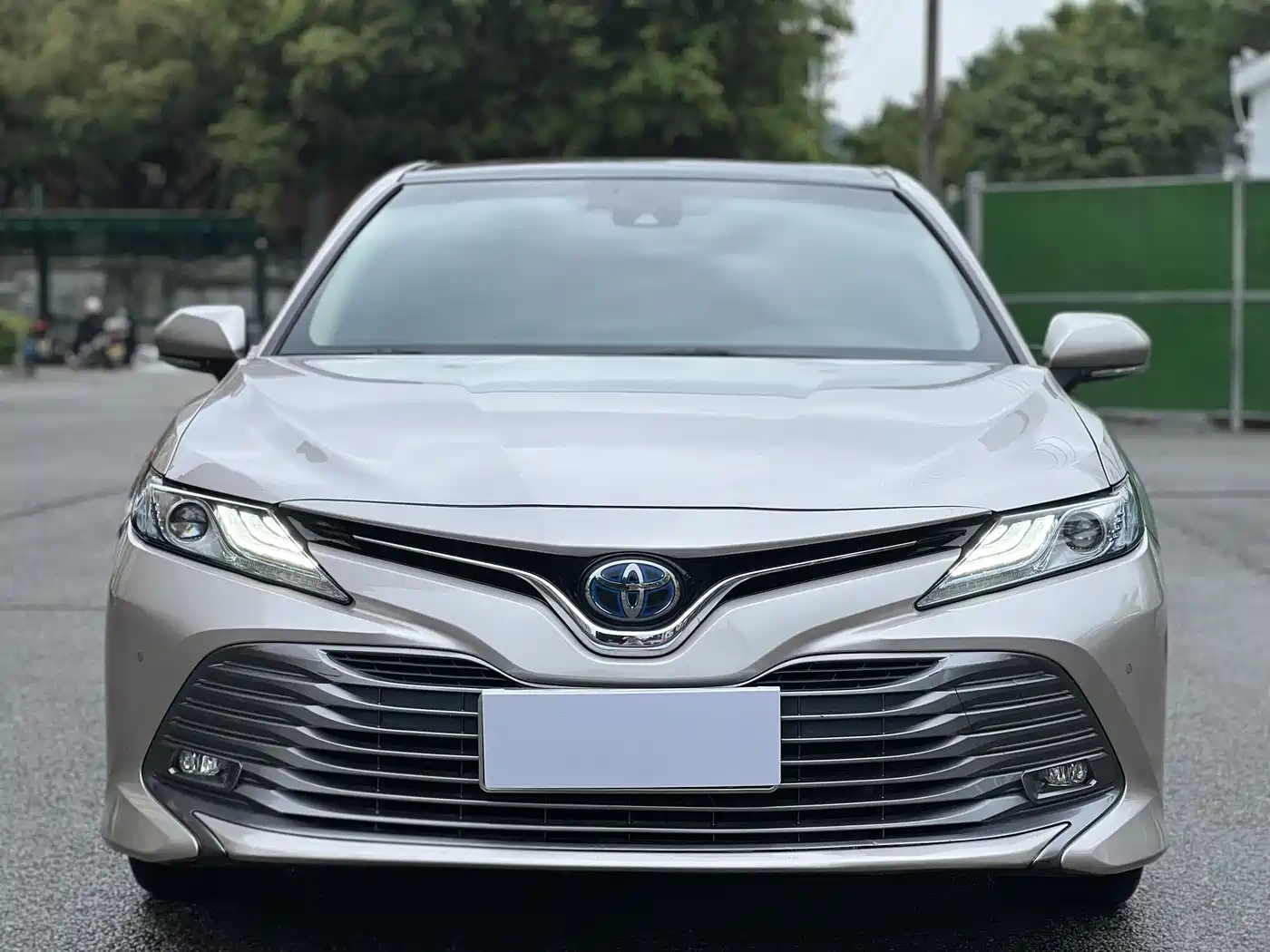 Toyota Camry 2018 Hybrid 2.5HG Luxury Edition фото 3