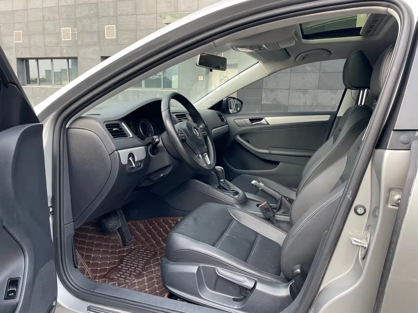 Volkswagen Sagitar 2014 1.4TSI Automatic Luxury фото 6