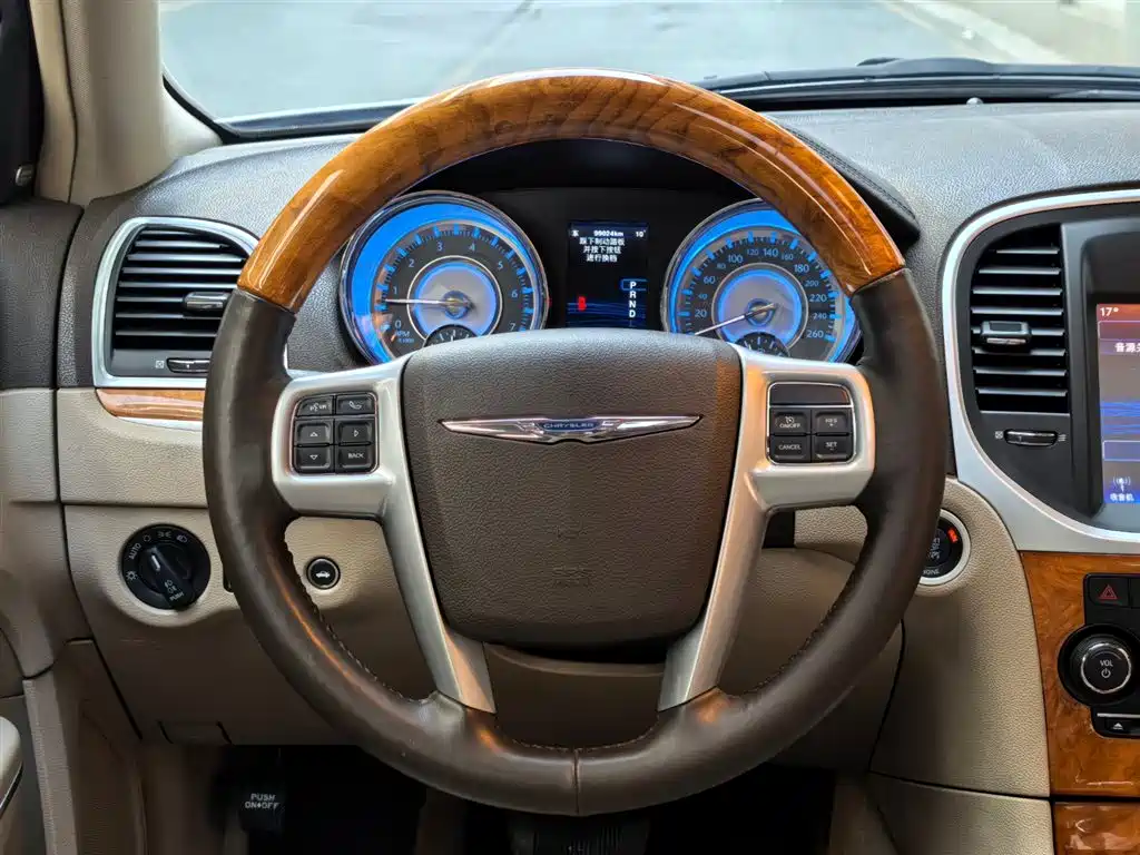 Chrysler 300C (Import) 2014 2013 3.6L Premium Edition