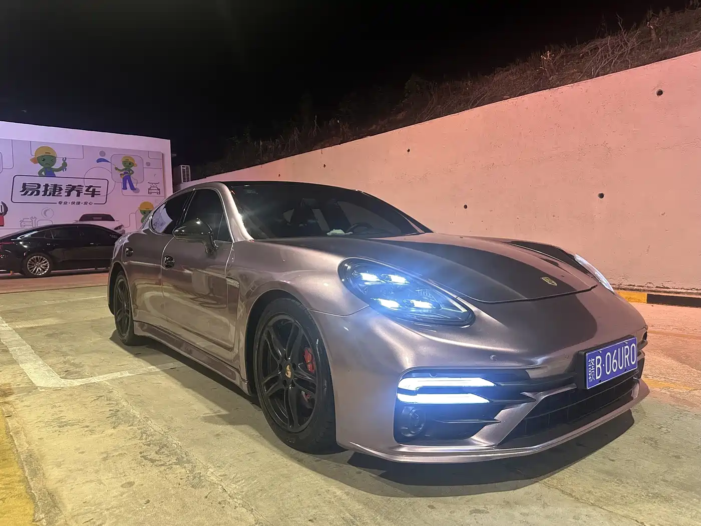 Фото 2 - Porsche Panamera