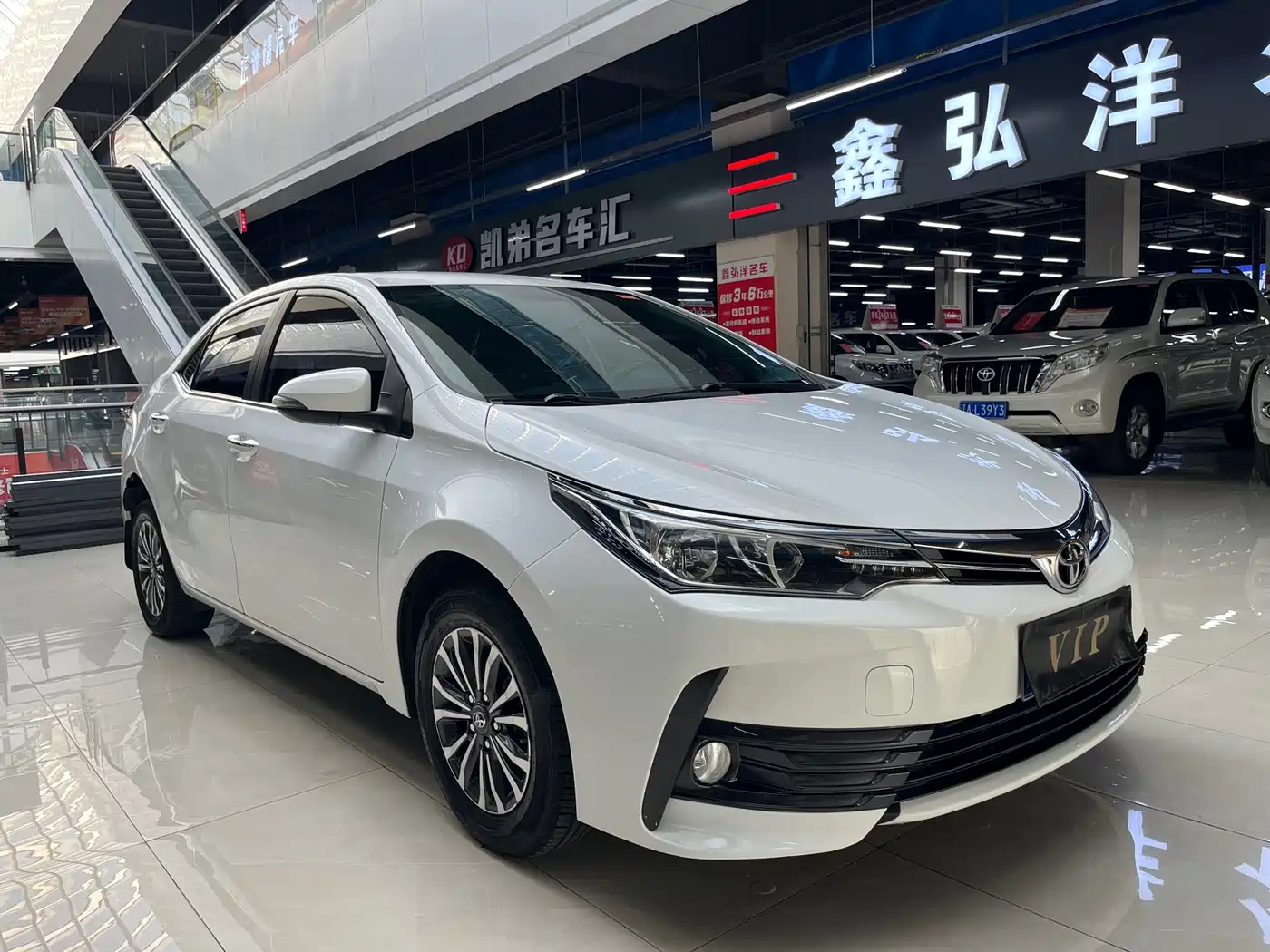 Toyota Corolla 2017 Facelift 1.2T S-CVT GL фото 3