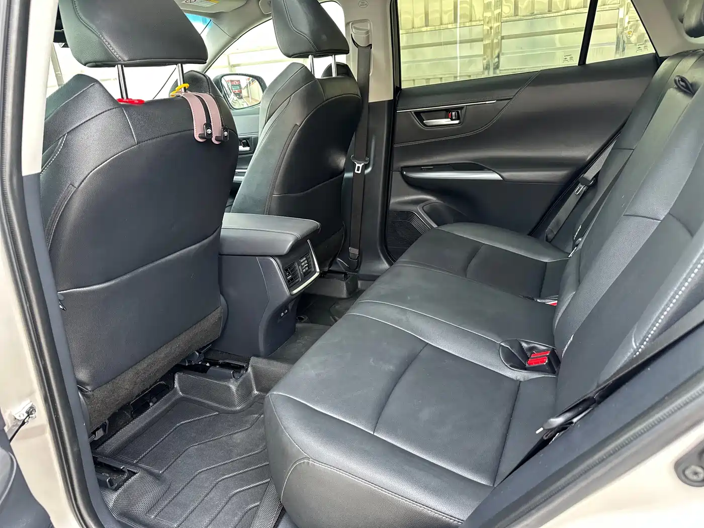Toyota Venza 2024 2023 2.0L CVT FWD Luxury