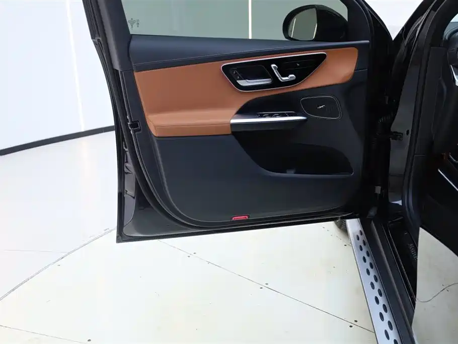 Mercedes-Benz GLC 2025 Facelift GLC 260 L 4MATIC Dynamic фото 27