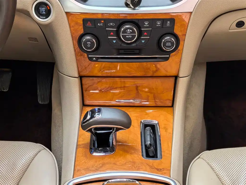 Chrysler 300C (Import) 2014 2013 3.6L Premium Edition