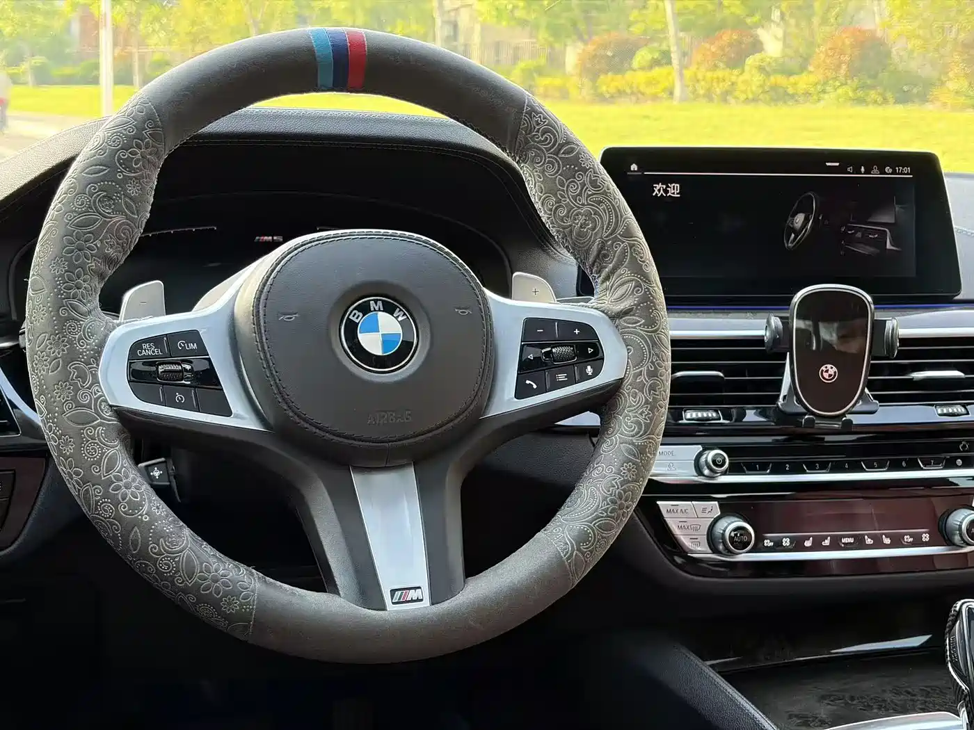 BMW 5 Series 2020 530Li Exclusive M Sport Package фото 17