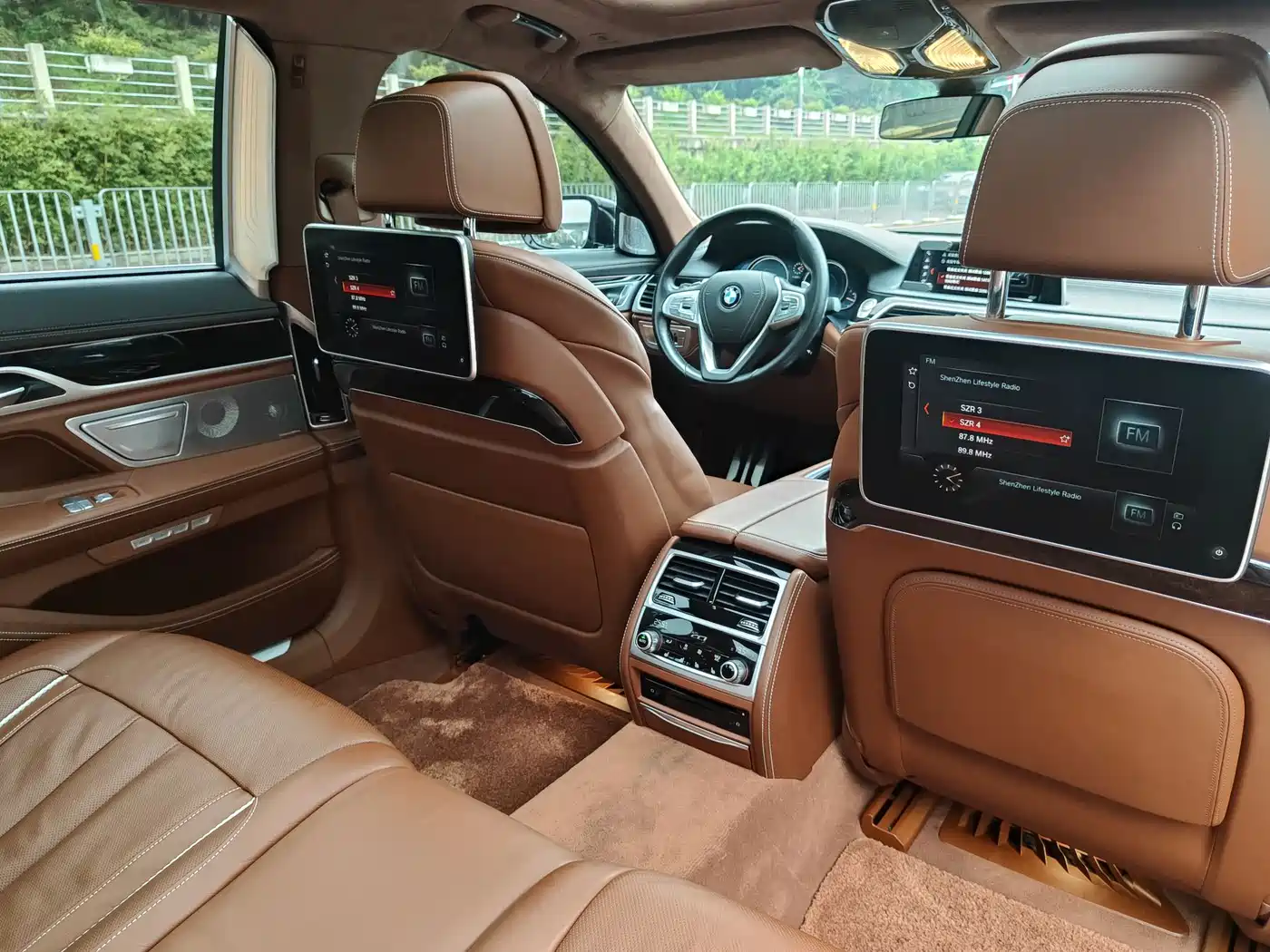 BMW 7 Series 2018 750Li xDrive M Sport Package фото 20