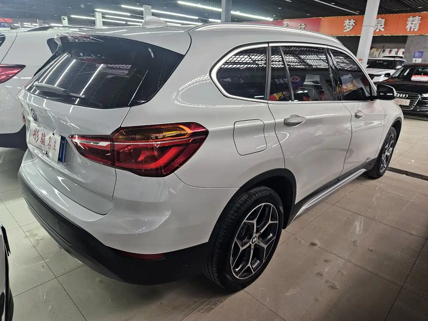 BMW X1 2018 sDrive18Li Premium Model фото 9