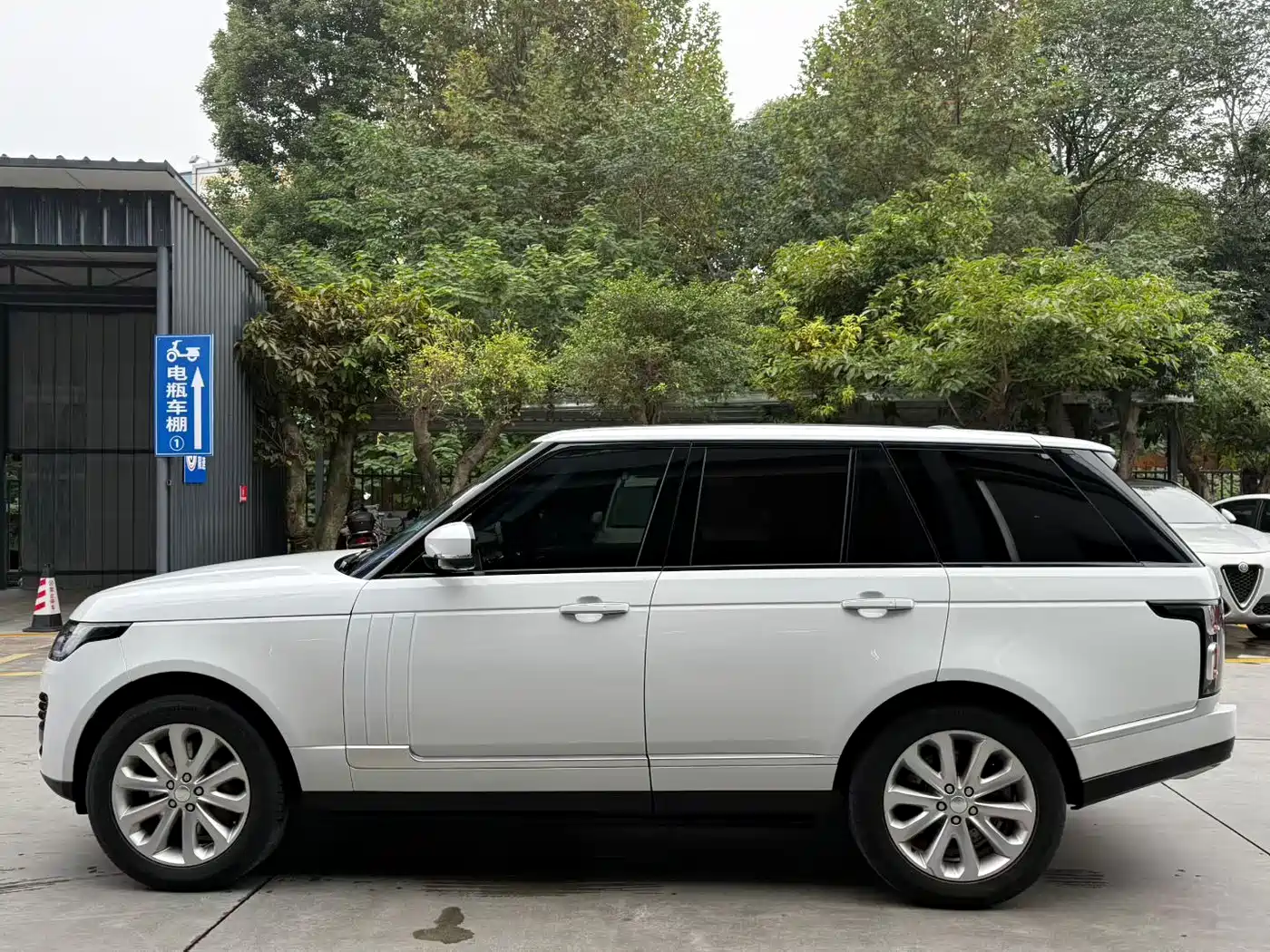 Land Rover Range Rover 2013 5.0 SC V8 AB Ultimate Genesis Edition фото 6