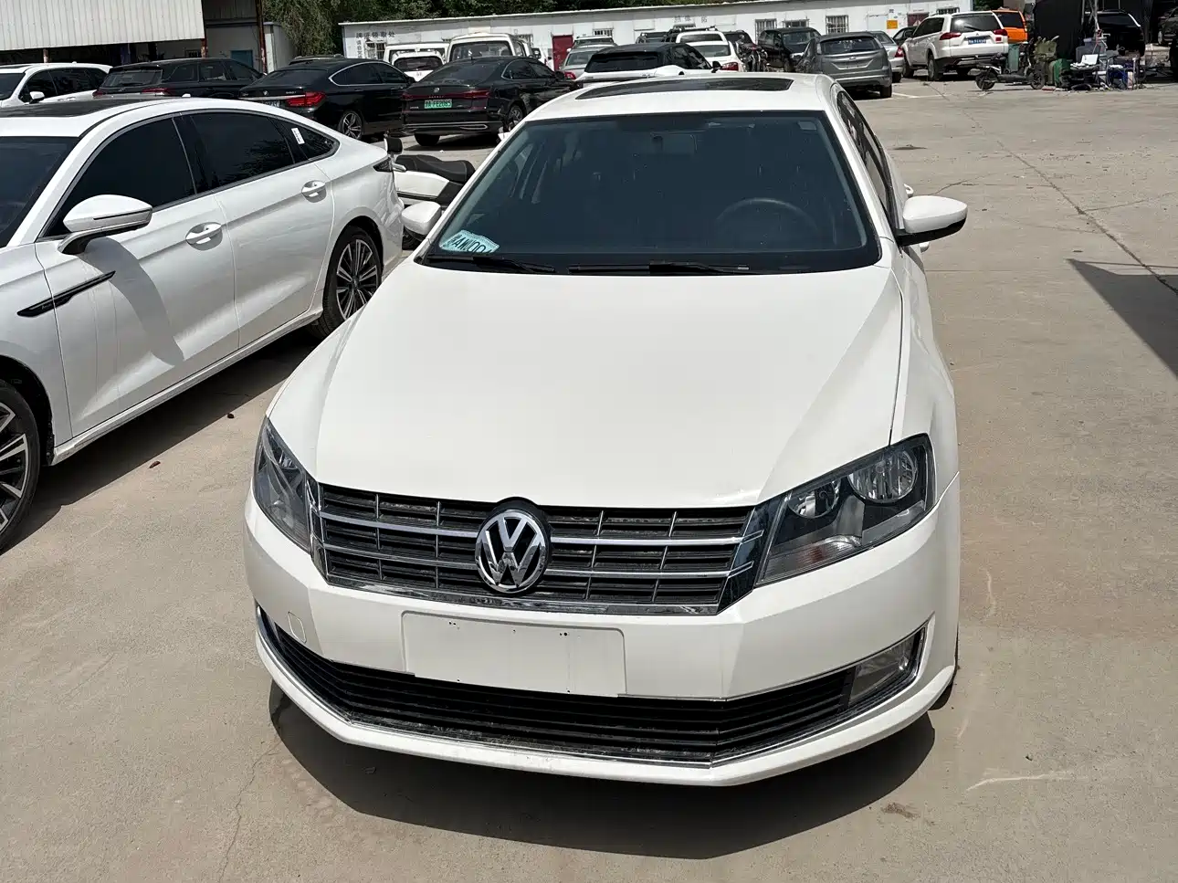 Volkswagen Lavida Tour 2013 1.6L Automatic Comfort фото 2