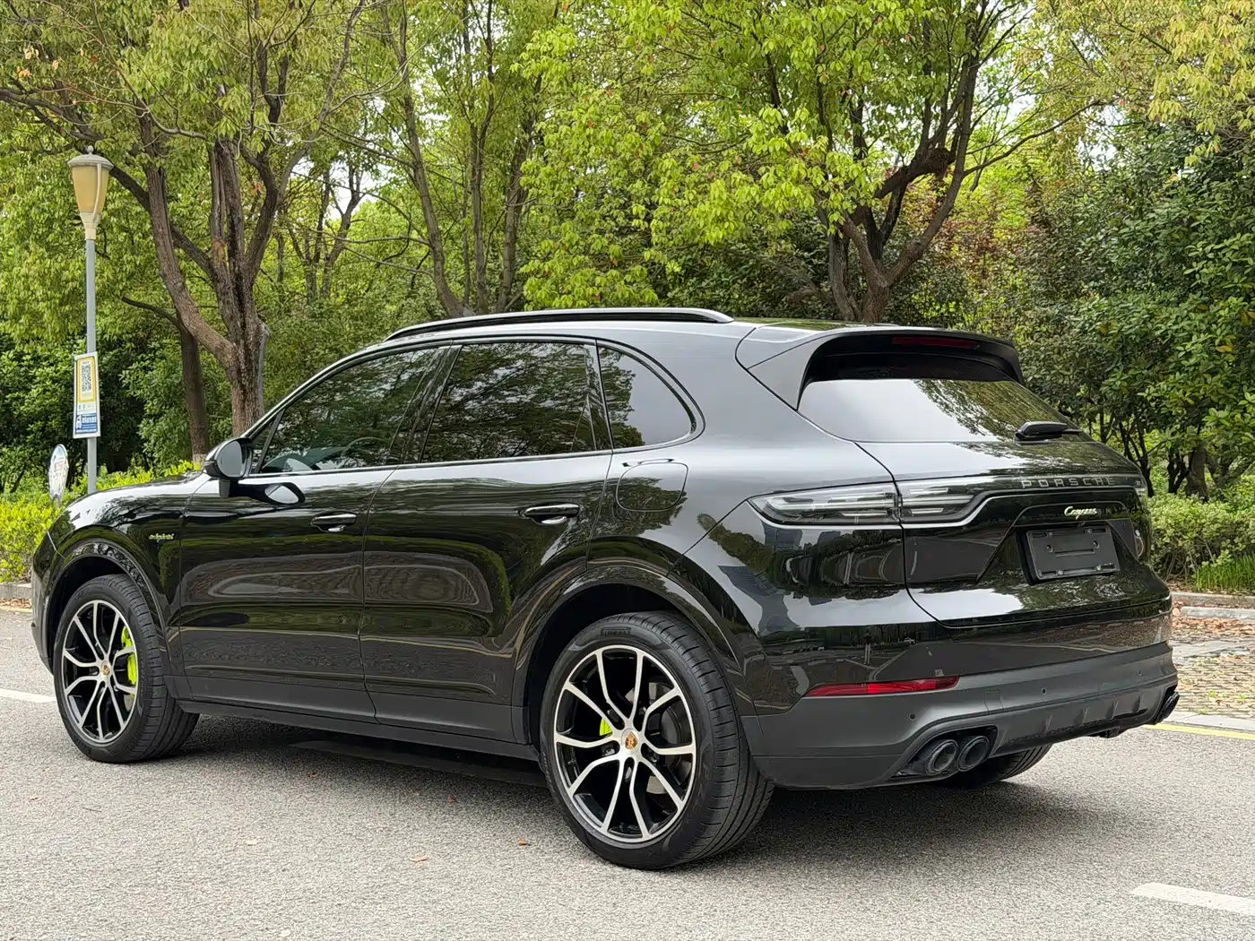 Porsche Cayenne New Energy 2022 Cayenne E-Hybrid 2.0T Platinum Edition фото 24