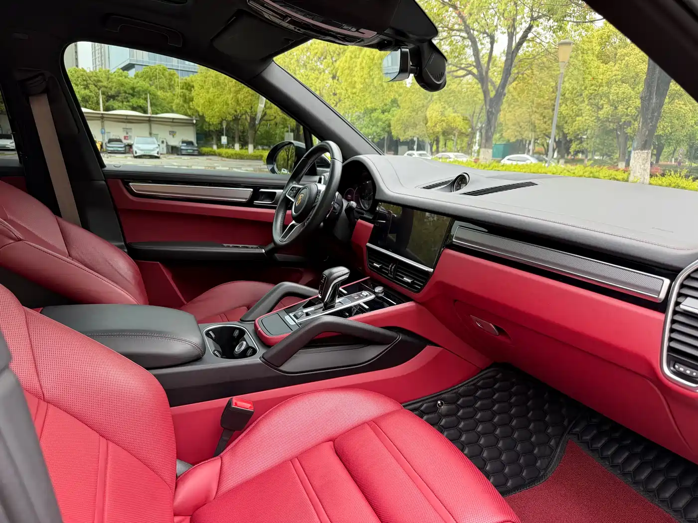 Porsche Cayenne New Energy 2022 Cayenne E-Hybrid 2.0T Platinum Edition фото 7
