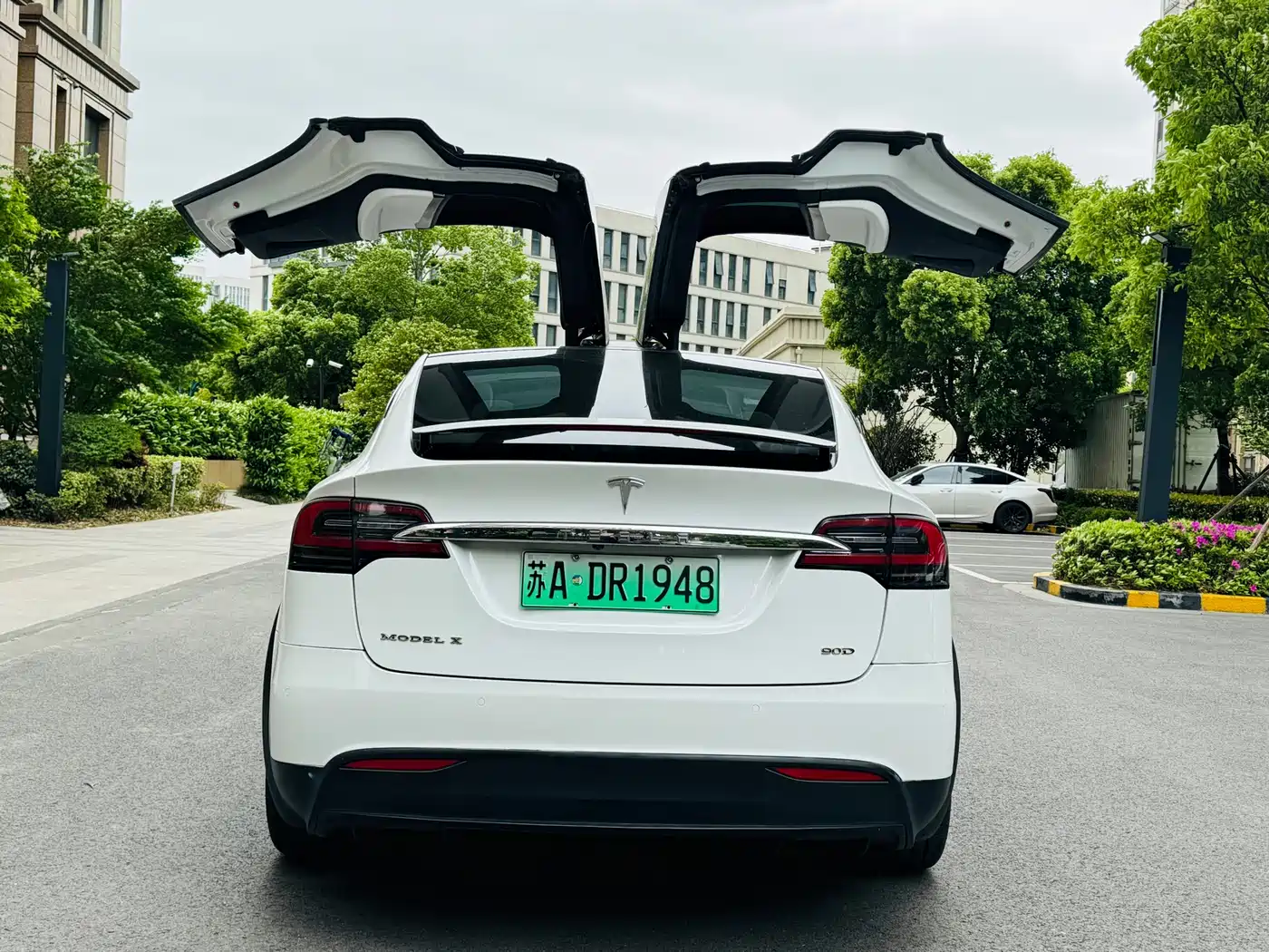 TESLA MODEL X