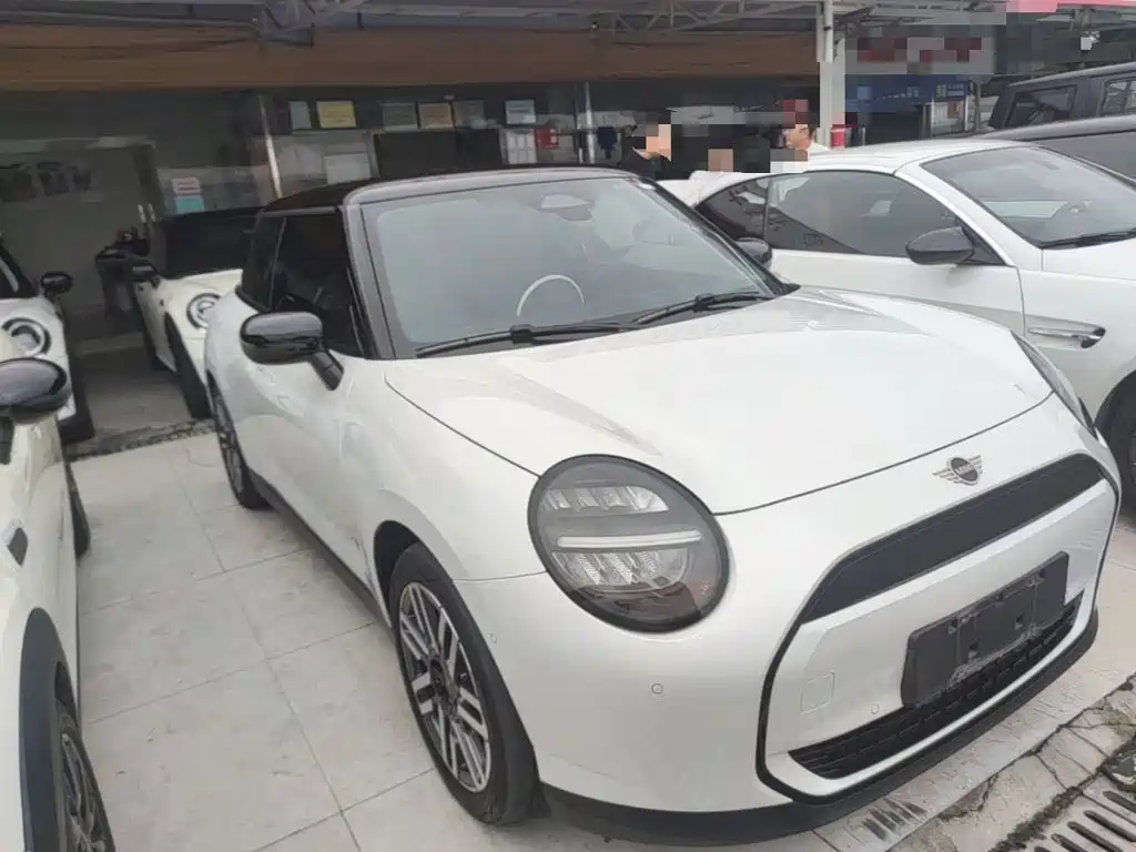 MINI Electric MINI COOPER 2025 2025 Facelift 466km COOPER E Classic Trim