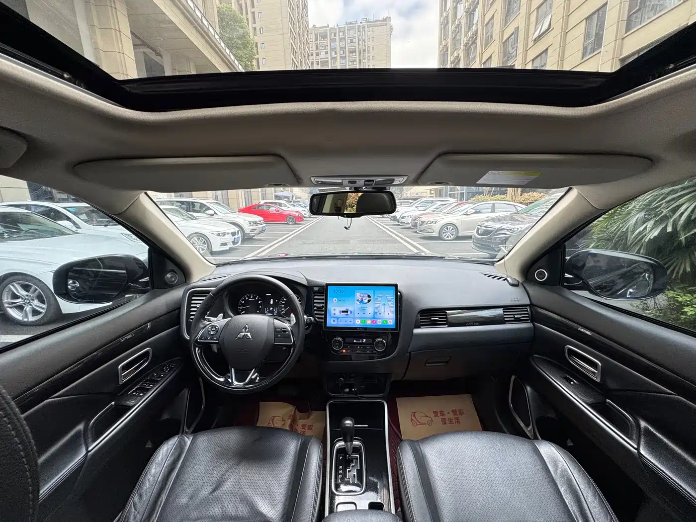 Mitsubishi Outlander 2018 2.4L 4WD Luxury Edition 7-seater фото 12