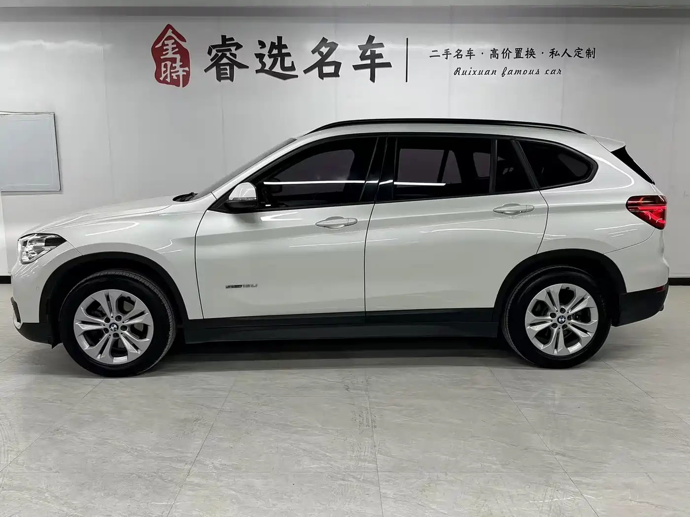BMW X1 2016 sDrive18Li Premium Model фото 3