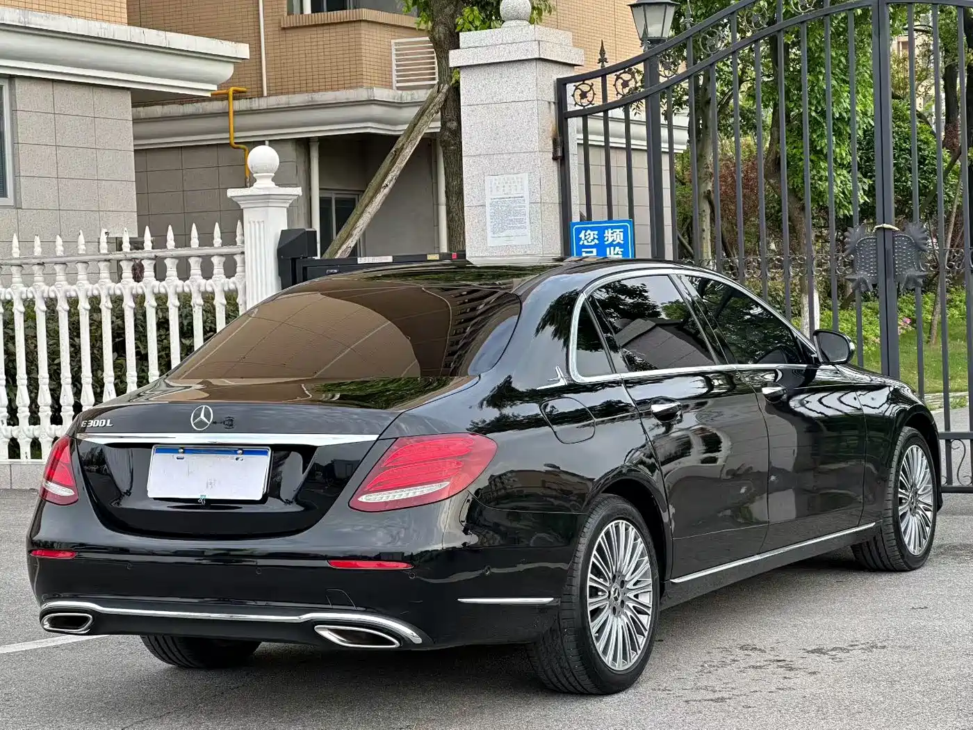 Mercedes-Benz E-Class 2020 E 300 L Fashion фото 7