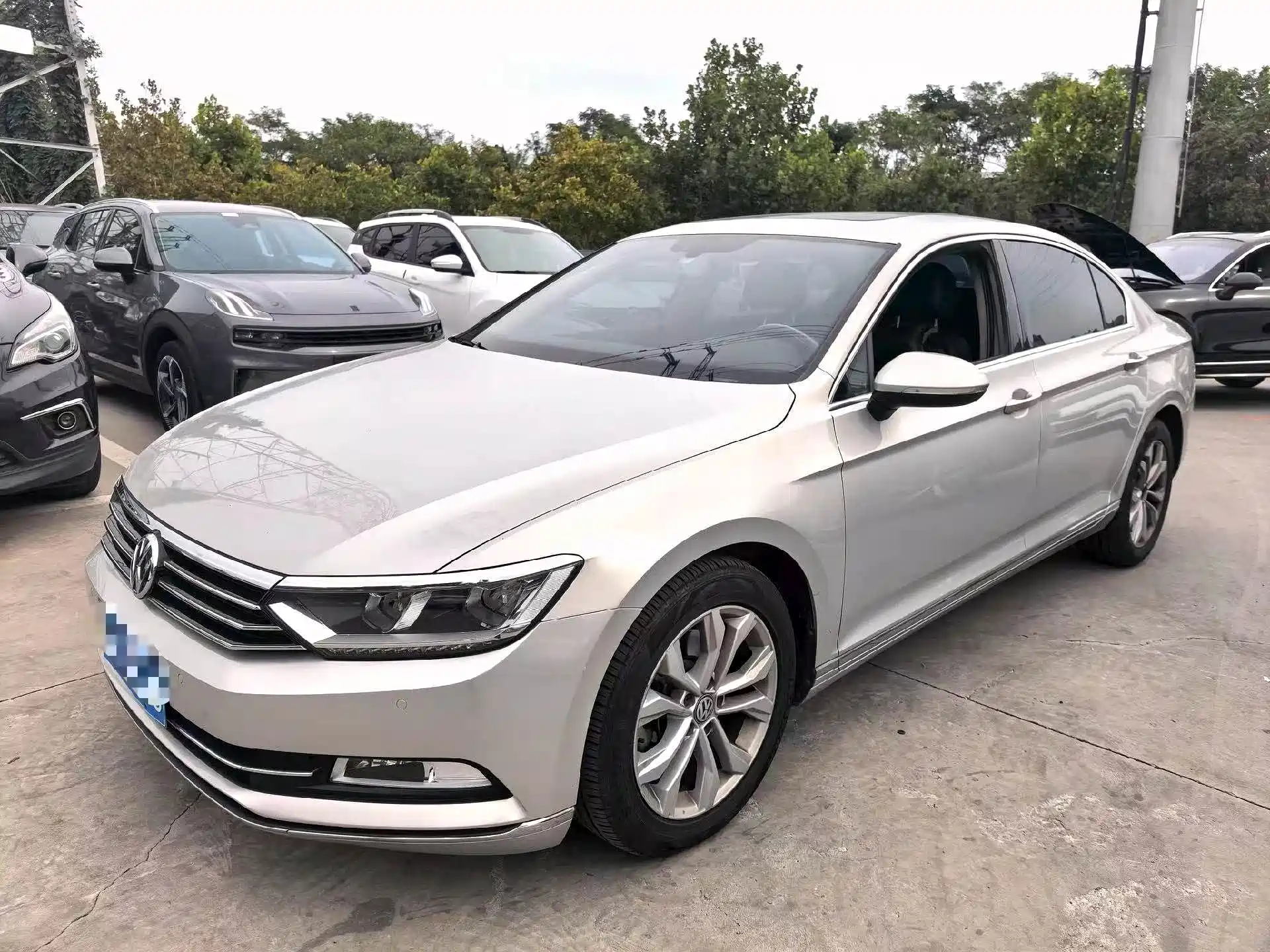 Фото 1 - Volkswagen Magotan